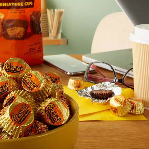 Hershey's Reese's Miniature Peanut Butter Cups, 56 oz