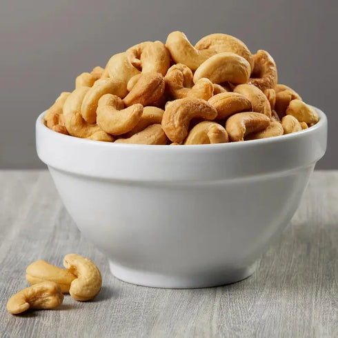 Fancy Whole Cashews, Unsalted, 2.5 lbs - Premium Roasted Snack Bulk Bag, Perfect for Snacking, Cooking, Baking, Salads, Desserts, Resealable Pouch for Freshness, Large Crunchy Cashew Nuts for Sharing or Daily Use